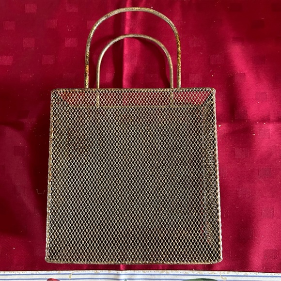 Christmas Santa Baby Sign and Gold Wire Decor - Picture 9 of 11